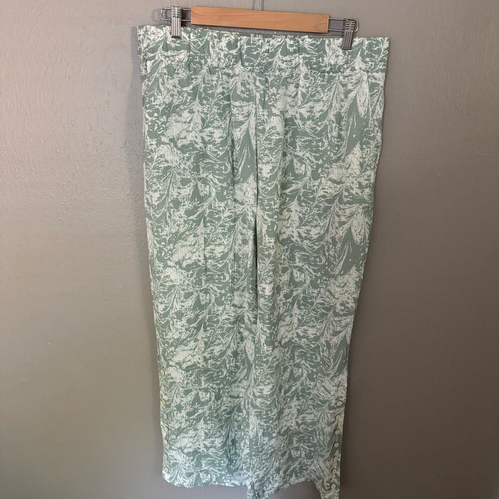 NWT SOFT SURROUNDINGS Petite Large Wide Leg Pant Green and White casual comfort